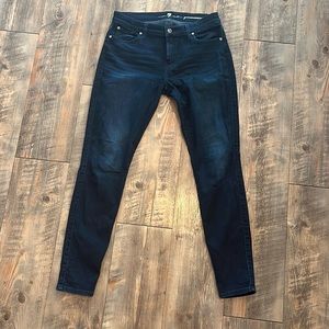 Seven for all mankind Gwenevere size 30 dark wash jeans.